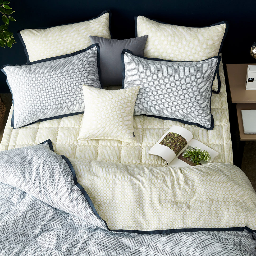 Yellow Dark Navy Blue Circle Pattern Modern Duvet Cover Set